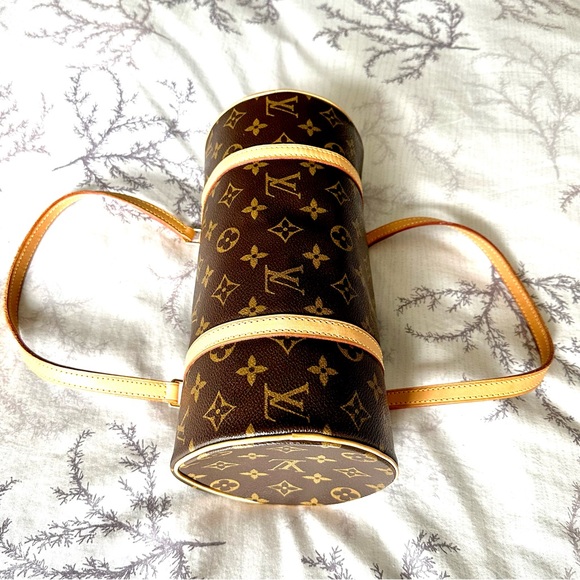 Authentic Louis Vuitton Monogram Canvas Papillion 28 Handbag (Date Code added) - Picture 5 of 16